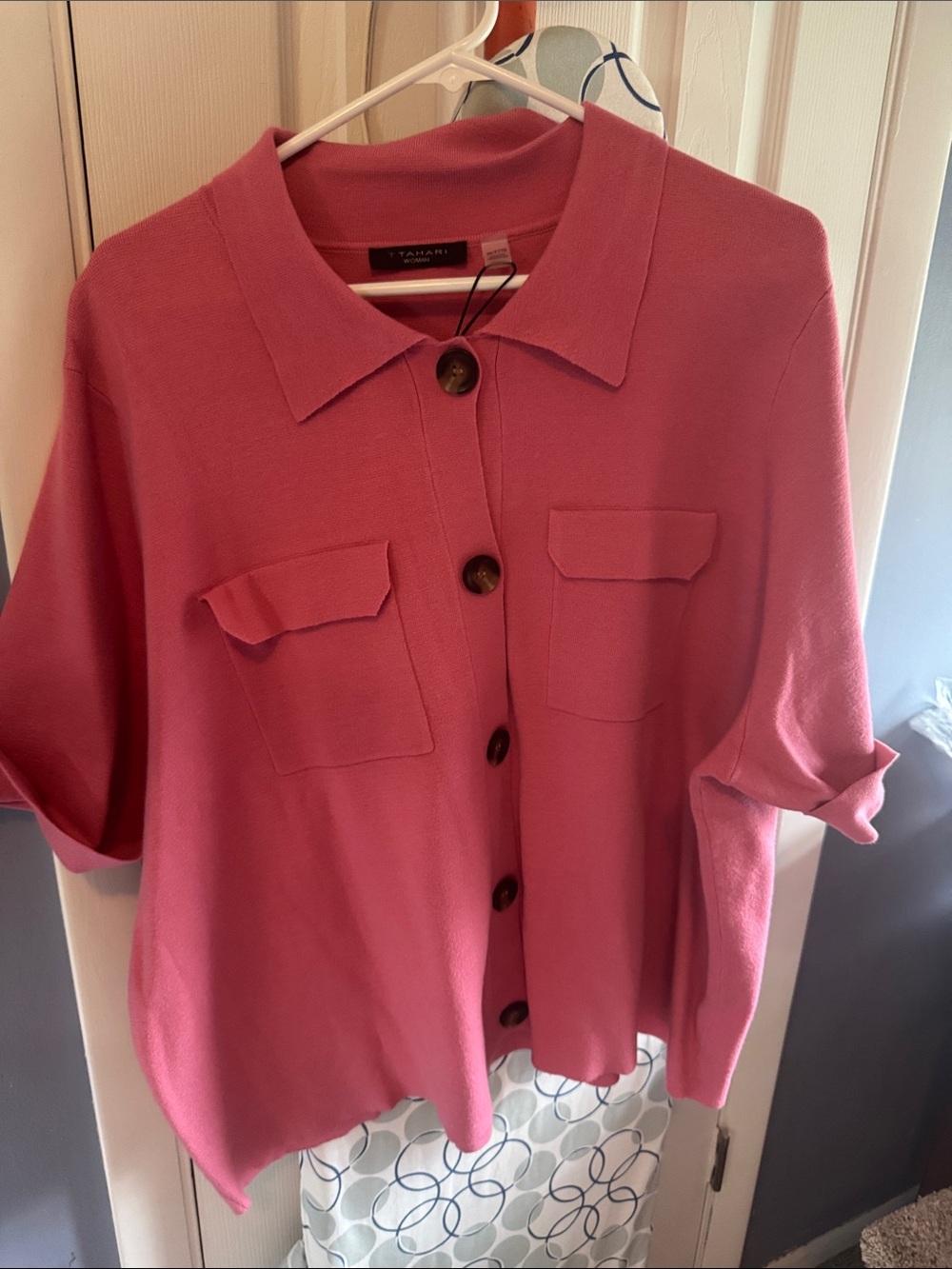 T Tahari Pink Collared Knit Cardigan with Tortoiseshell Button